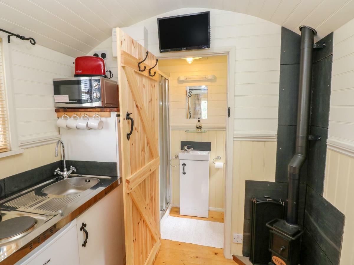 Shepherds Hut - The Crook Milford Haven Kültér fotó